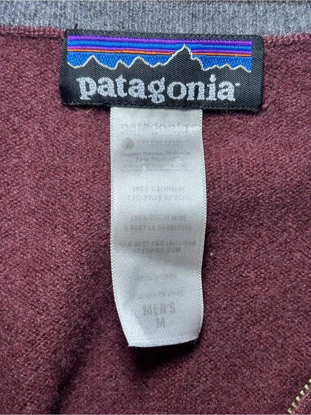 Patagonia Recycled Cashmere 1/4-Zip Sweater Men’s Medium Maroon Long Sleeve